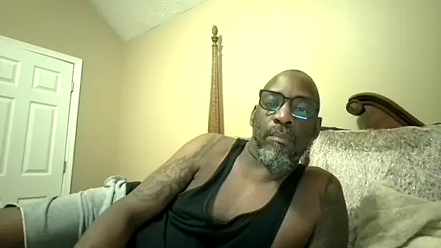Snapshot of Soultouch1 chatting on April 2026 03:46:01 AM Soultouch1 online show from April 2026 03:46:01 AM