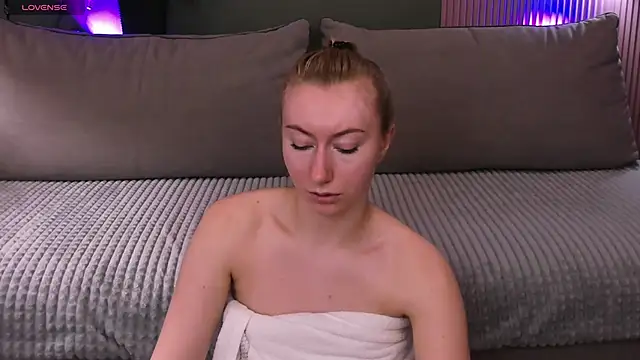 Snapshot of Rachel_Rut chatting on March 2025 06:02:02 AM Rachel Rut online show from March 2025 06:02:02 AM