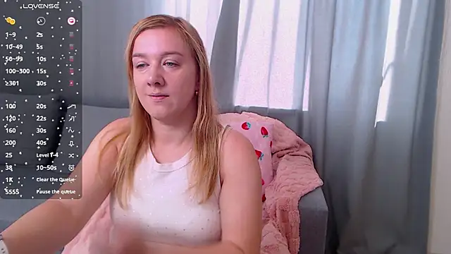 Snapshot of MarthaSimons chatting on July 2026 04:11:02 AM MarthaSimons online show from July 2026 04:11:02 AM