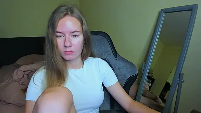 EmilyPaw online show from October 2025 11:00:02 AM