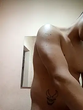 LuisMex1998 online show from March 2026 01:39:01 PM