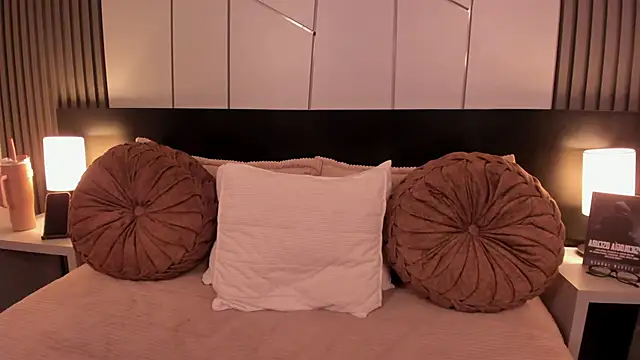 fiorella paris online show from November 2025 05:20:01 AM