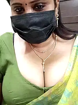 Snapshot of Queenflowerr chatting on February 2025 10:14:02 AM Queenflowerr online show from February 2025 10:14:02 AM