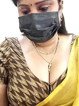 Snapshot of Queenflowerr chatting on February 2025 01:00:01 AM Queenflowerr online show from February 2025 01:00:01 AM