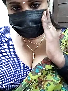 Snapshot of Queenflowerr chatting on February 2025 11:17:02 AM Queenflowerr online show from February 2025 11:17:02 AM