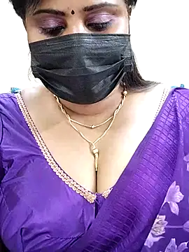 Snapshot of Queenflowerr chatting on March 2025 09:11:02 PM Queenflowerr online show from March 2025 09:11:02 PM