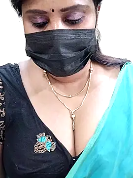 Snapshot of Queenflowerr chatting on March 2025 07:27:02 PM Queenflowerr online show from March 2025 07:27:02 PM