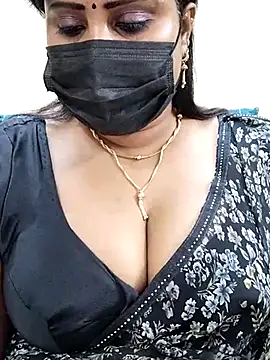 Snapshot of Queenflowerr chatting on March 2025 05:57:01 PM Queenflowerr online show from March 2025 05:57:01 PM