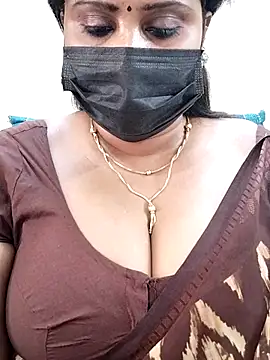 Snapshot of Queenflowerr chatting on March 2025 10:06:02 AM Queenflowerr online show from March 2025 10:06:02 AM