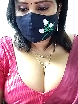 Snapshot of Queenflowerr chatting on September 2025 04:45:02 AM Queenflowerr online show from September 2025 04:45:02 AM