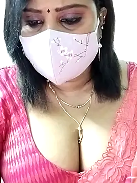 Snapshot of Queenflowerr chatting on September 2025 05:46:02 PM Queenflowerr online show from September 2025 05:46:02 PM