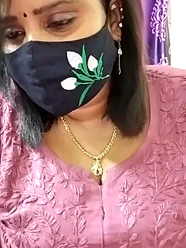 Snapshot of Queenflowerr chatting on September 2025 06:34:01 PM Queenflowerr online show from September 2025 06:34:01 PM