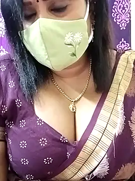 Snapshot of Queenflowerr chatting on October 2025 07:26:01 PM Queenflowerr online show from October 2025 07:26:01 PM