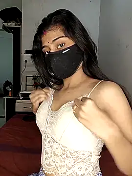 Love-N online show from November 2025 05:29:02 PM