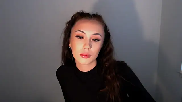 Nikonara Love online show from November 2025 01:33:02 PM