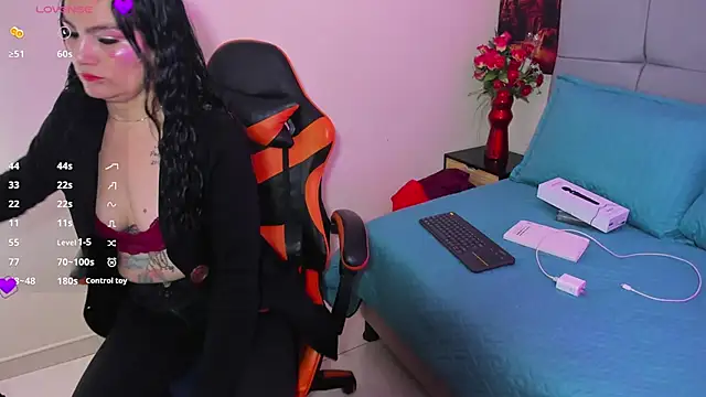 Snapshot of scarlet_hit chatting on September 2025 05:23:01 AM scarlet hit online show from September 2025 05:23:01 AM