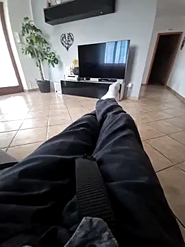 Snapshot of Velly82 chatting on April 2026 03:52:01 PM Velly82 online show from April 2026 03:52:01 PM