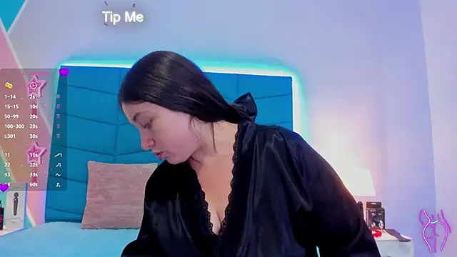 Snapshot of Luciana_brown_ chatting on January 2025 11:43:02 PM Luciana brown online show from January 2025 11:43:02 PM