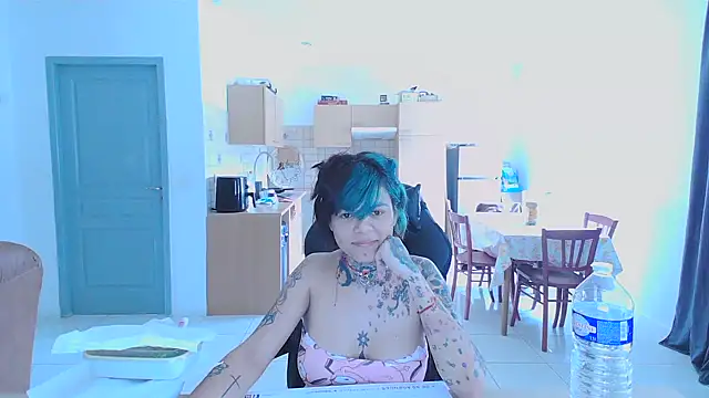 Snapshot of serena__vedette chatting on January 2025 11:20:01 AM serena vedette online show from January 2025 11:20:01 AM