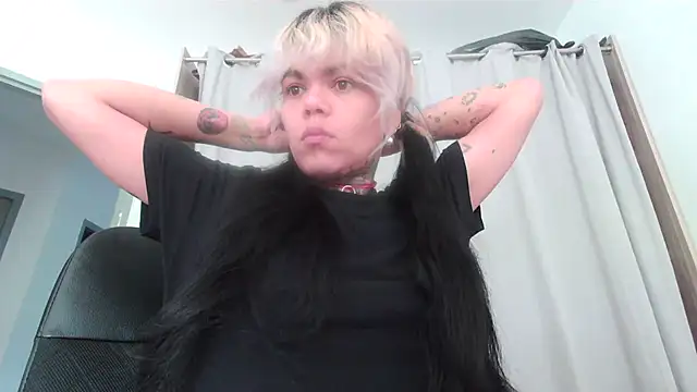 Snapshot of serena__vedette chatting on September 2025 08:14:02 AM serena vedette online show from September 2025 08:14:02 AM
