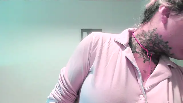 Snapshot of serena__vedette chatting on September 2025 09:45:02 AM serena vedette online show from September 2025 09:45:02 AM