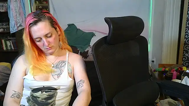 Snapshot of Evelan420 chatting on February 2026 08:57:02 PM Evelan420 online show from February 2026 08:57:02 PM