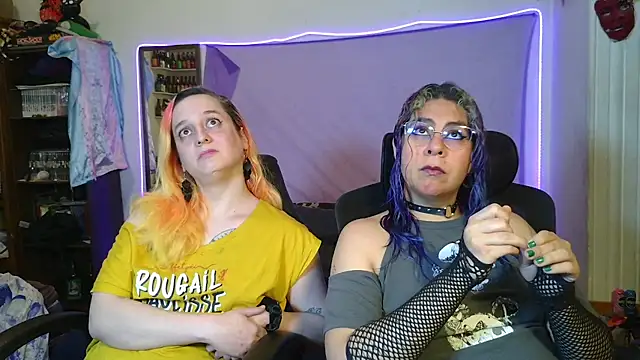 Snapshot of Evelan420 chatting on March 2026 07:32:01 PM Evelan420 online show from March 2026 07:32:01 PM