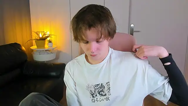 DemianEnglen online show from April 2026 01:33:02 PM