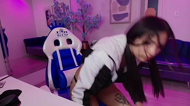 Charlotte ethan online show from January 2025 06:34:01 AM