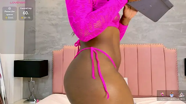 Alaia Colins online show from December 2025 04:08:01 AM