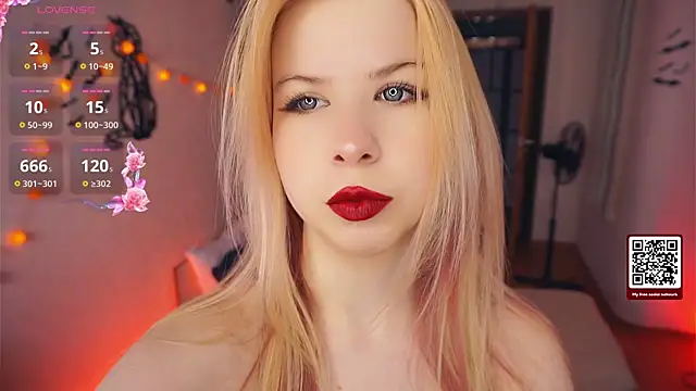 Snapshot of LynetHakes chatting on October 2025 04:16:02 AM LynetHakes online show from October 2025 04:16:02 AM