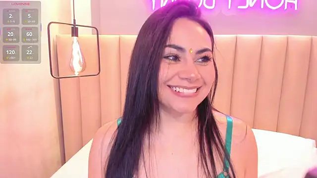 Naomymonroe  online show from November 2025 09:47:01 PM