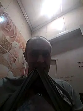 MaxDevilWhite online show from October 2025 10:40:02 AM