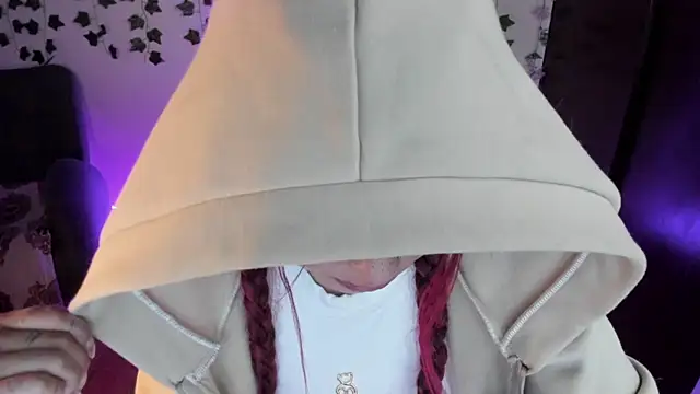 saray  jones online show from September 2025 01:11:02 PM