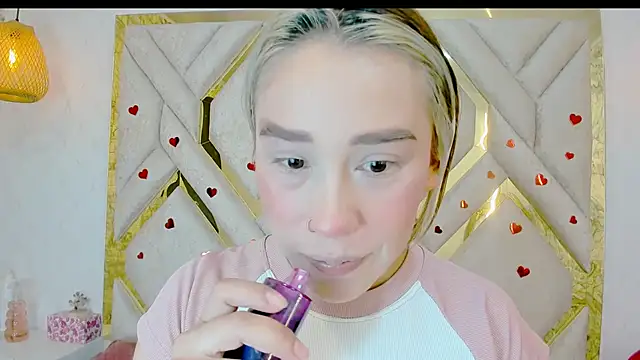 Lannajansen online show from February 2025 01:32:01 PM