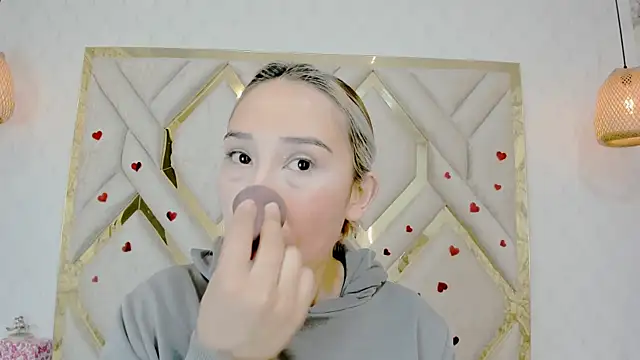 Lannajansen online show from March 2025 02:15:02 PM