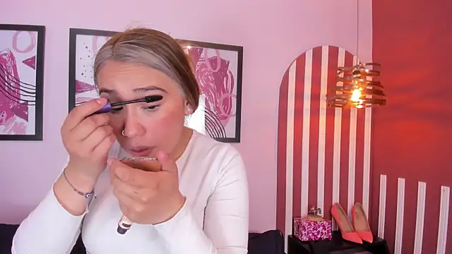 Lannajansen online show from October 2025 06:20:01 PM