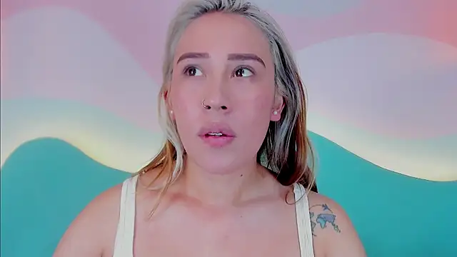 Lannajansen online show from October 2025 05:17:01 PM