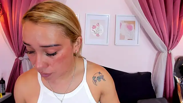 Lannajansen online show from April 2026 01:56:02 PM