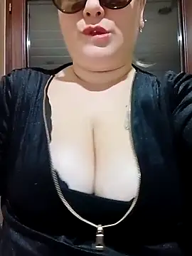 topina8 online show from November 2025 04:07:02 PM