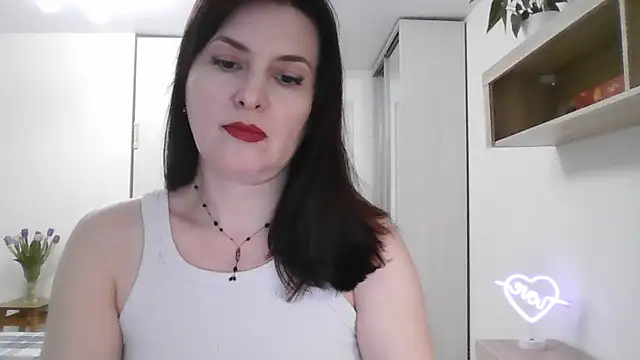 Victoria Glam online show from March 2025 06:00:02 PM