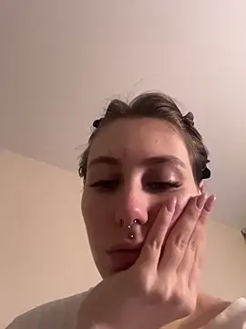 Molli Luv online show from November 2025 12:45:02 PM