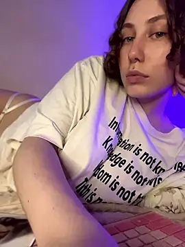 Molli Luv online show from July 2026 01:26:01 PM