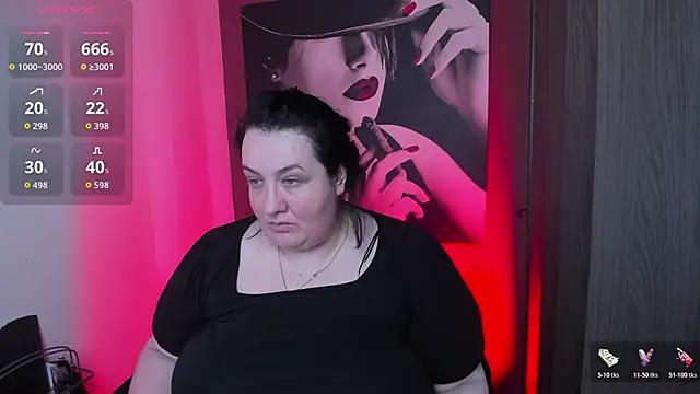 Snapshot of QueenOfHaze chatting on May 2026 10:45:01 AM QueenOfHaze online show from May 2026 10:45:01 AM