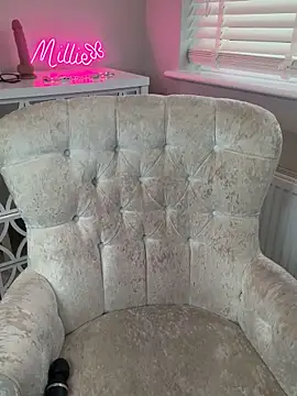 Snapshot of MakemeMillie1 chatting on November 2025 07:18:02 AM MakemeMillie1 online show from November 2025 07:18:02 AM