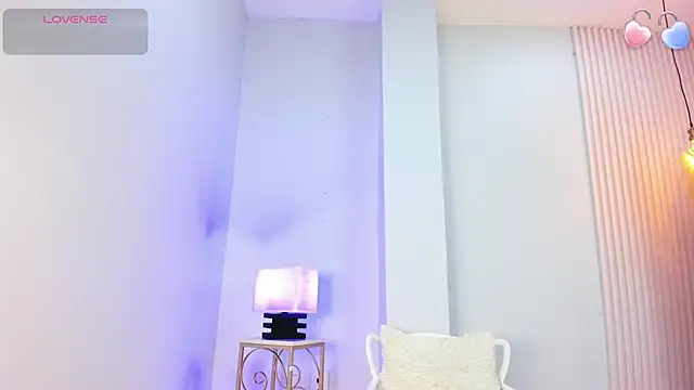 Snapshot of alana_rossetti chatting on July 2026 12:07:02 PM alana rossetti online show from July 2026 12:07:02 PM
