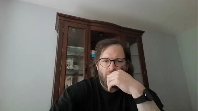 Snapshot of rrunner7718 chatting on March 2025 02:01:02 PM rrunner7718 online show from March 2025 02:01:02 PM