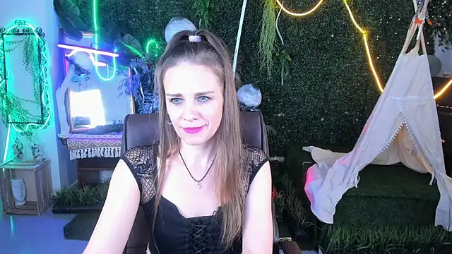 EmiliaBedy online show from November 2025 09:10:01 AM