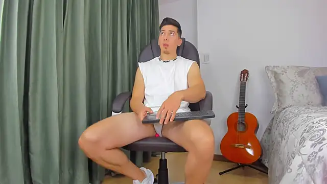 Tombarden online show from February 2025 07:10:02 PM