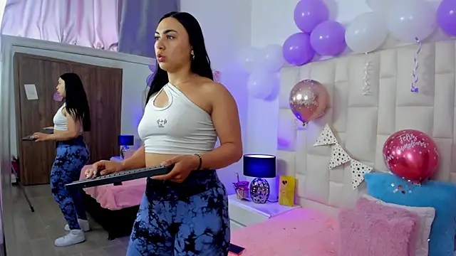 Ariana rouse online show from November 2025 04:17:02 PM